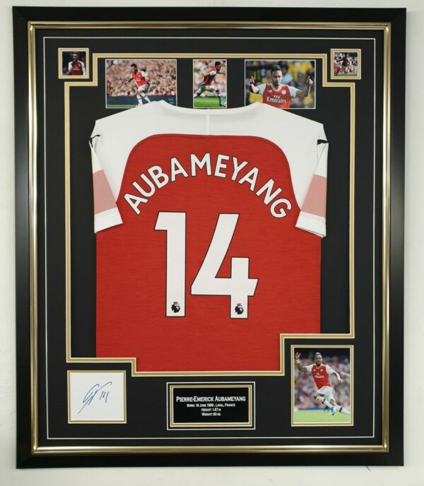 Aubameyang Signed Arsenal FC